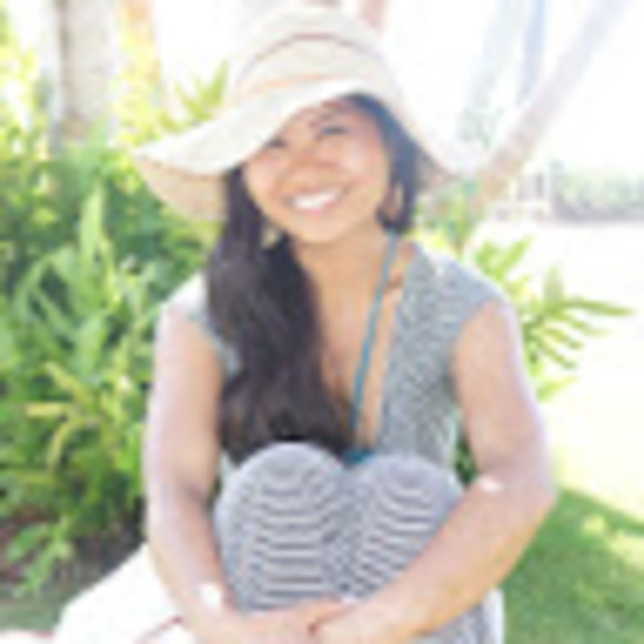 Meet your Posher, Sena - Picture 1 of 1